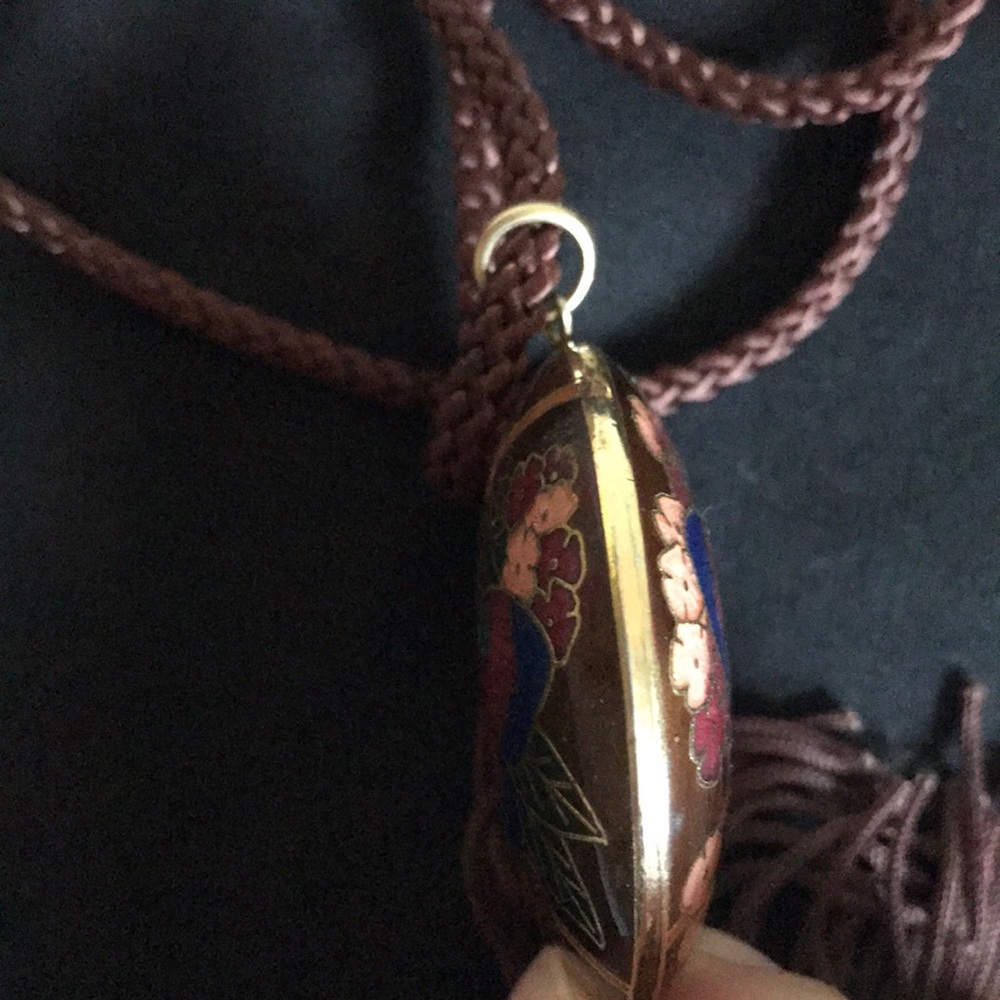 Vintage 3D Double sided Butterfly/ florals enamel necklace - Picture 11 of 15